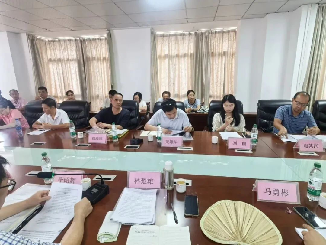 韶关市浈江区风采实验学校召开2026届中考复盘反思会-第2张图片-四季读书网