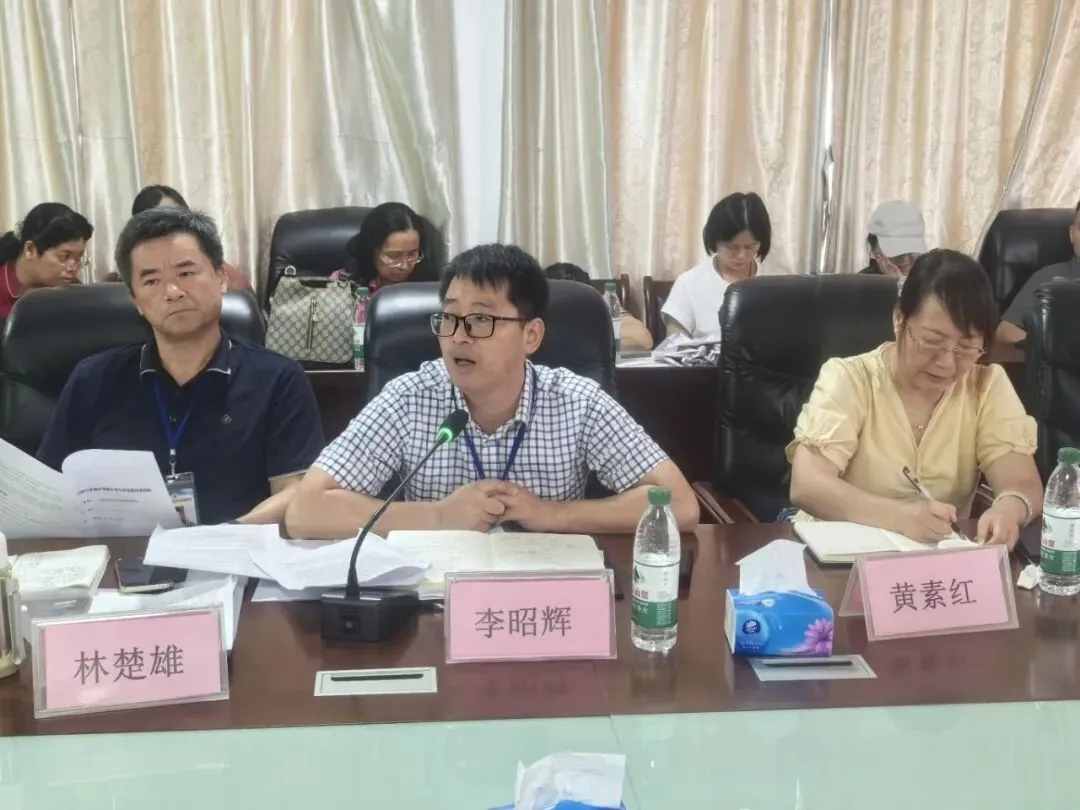 韶关市浈江区风采实验学校召开2026届中考复盘反思会-第15张图片-四季读书网