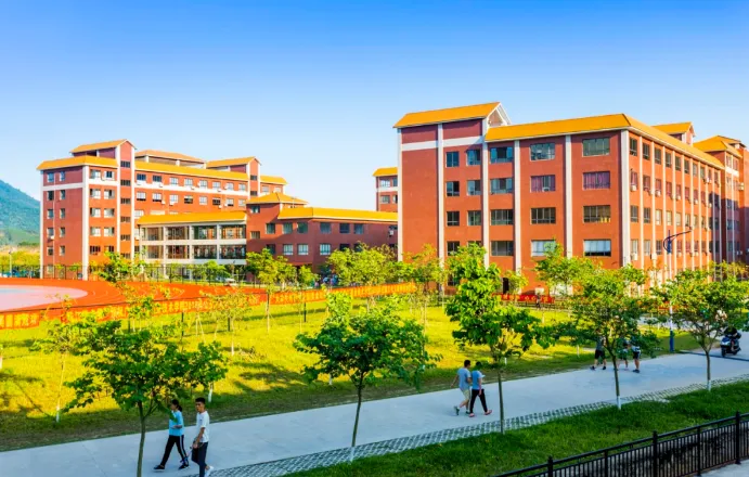 中考择校|惠州市华磐职业技术学校,医药特色专业可报(附2026招生计划)-第5张图片-四季读书网 中考择校|惠州市华磐职业技术学校,医药特色专业可报(附2026招生计划)-第5张图片-四季读书网