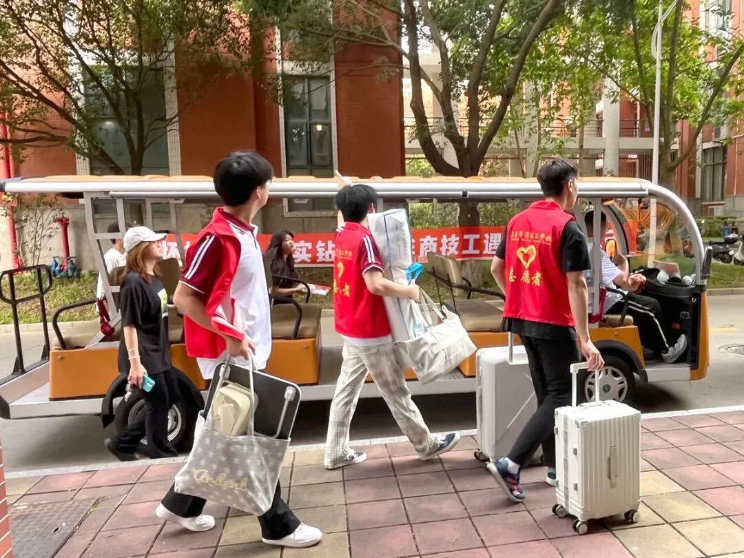 中考不是终点|在华商技工学校,我遇见了属于自己的滚烫未来-第12张图片-四季读书网