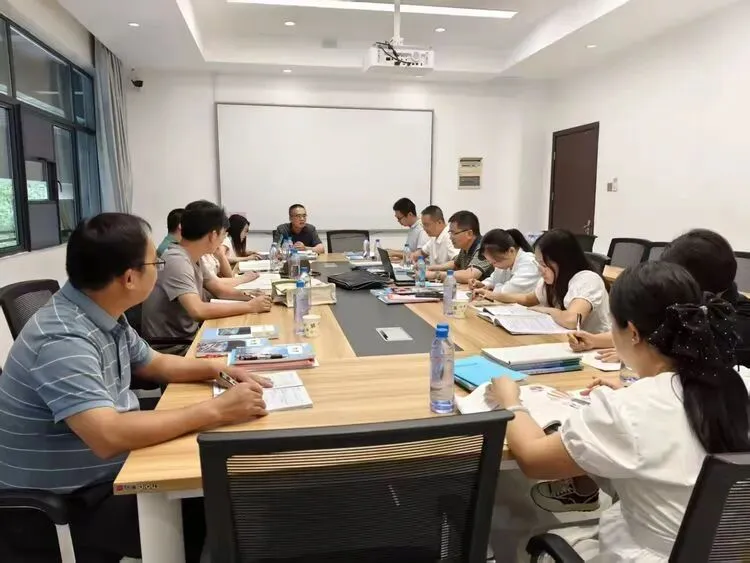 凝心聚力共备战  精准施策迎中考——港北四中教育教学联盟2027届备考闭关研讨会圆满落幕-第35张图片-四季读书网