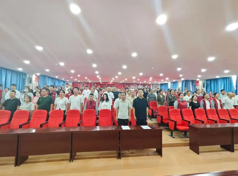 凝心聚力启新程 家校同心战中考——九年级第一次家长会暨九年级启动仪式顺利召开-第15张图片-四季读书网
