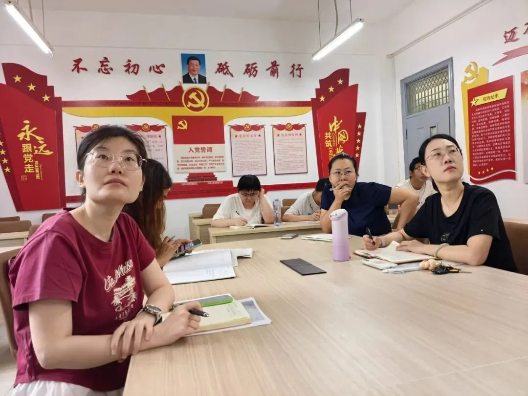 秋风砺剑研高考,深耕真题启新程——我校特邀专家开展高三语文备考系列专题讲座-第22张图片-四季读书网 秋风砺剑研高考,深耕真题启新程——我校特邀专家开展高三语文备考系列专题讲座-第22张图片-四季读书网