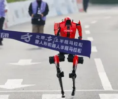【高考真题2026】-选择28(电磁感应图像、运动学概念)-第13张图片-四季读书网