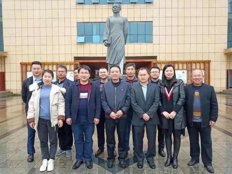 砥砺前行 勇创辉煌——2019年中考冲刺宣誓仪式暨校友基金会颁奖大会-第52张图片-四季读书网 砥砺前行 勇创辉煌——2019年中考冲刺宣誓仪式暨校友基金会颁奖大会-第52张图片-四季读书网