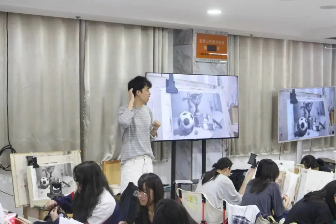笔墨赴征途,模考砺初心|七号画室2026全省一模统考全纪实-第14张图片-四季读书网 笔墨赴征途,模考砺初心|七号画室2026全省一模统考全纪实-第14张图片-四季读书网