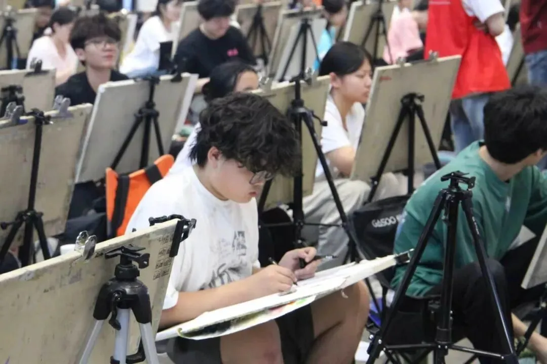 笔墨赴征途,模考砺初心|七号画室2026全省一模统考全纪实-第25张图片-四季读书网 笔墨赴征途,模考砺初心|七号画室2026全省一模统考全纪实-第25张图片-四季读书网
