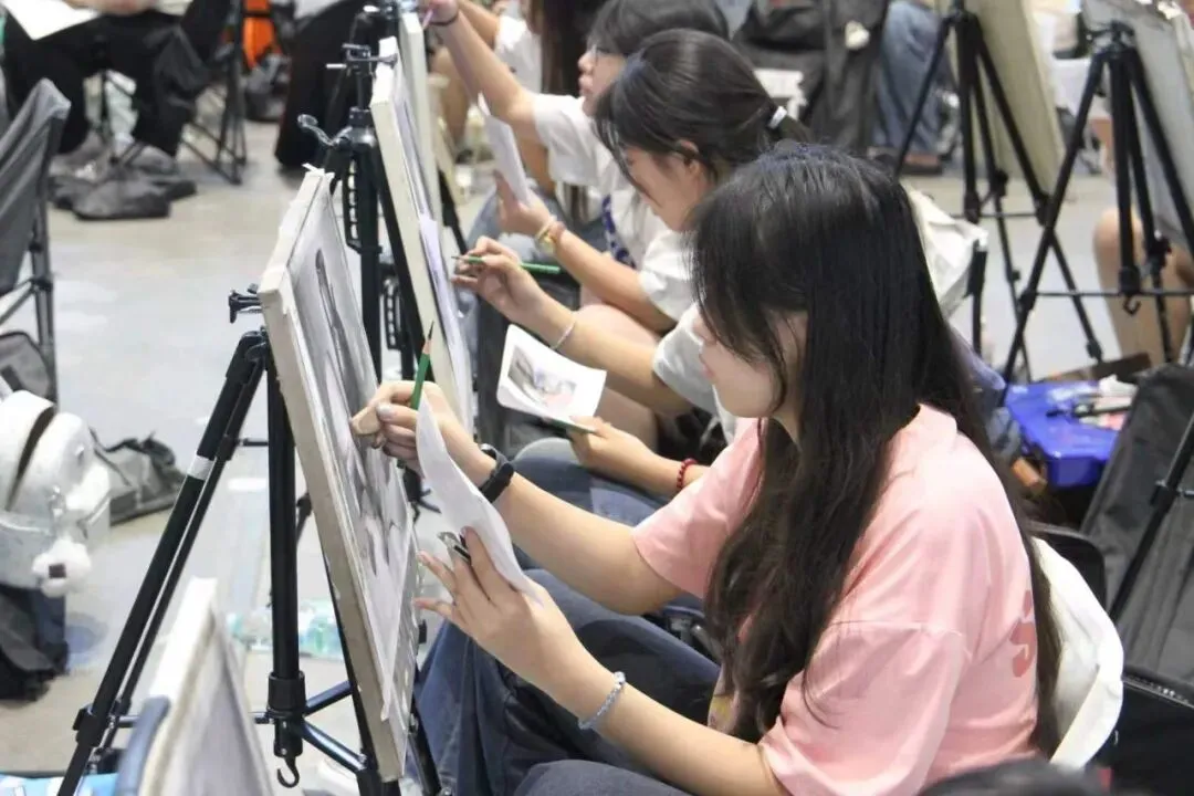笔墨赴征途,模考砺初心|七号画室2026全省一模统考全纪实-第28张图片-四季读书网 笔墨赴征途,模考砺初心|七号画室2026全省一模统考全纪实-第28张图片-四季读书网