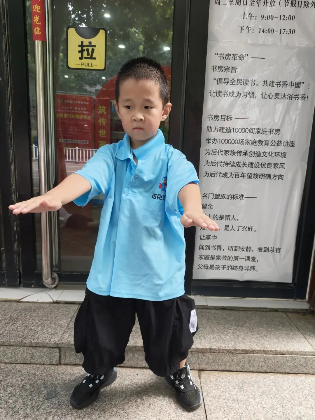 比起满分试卷,老天更偏爱眼里有光、步履有风的孩子 -第1张图片-四季读书网