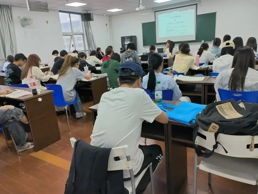 华政插班生开学福利|线下免费课!全套真题讲义免费送-第14张图片-四季读书网