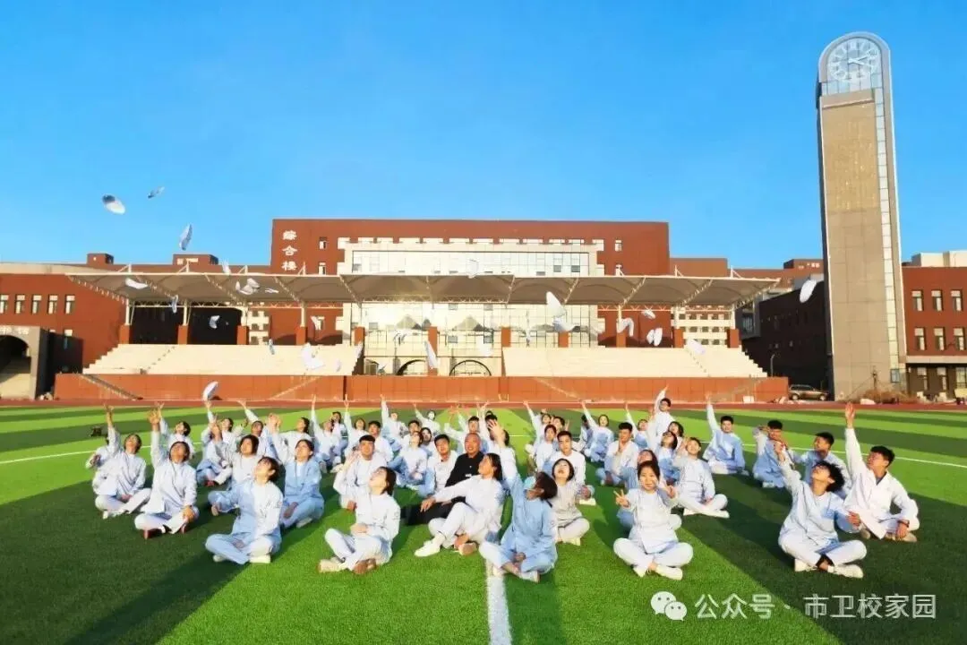 中考结束,很多家长和同学都在纠结:初中毕业学什么有前景?-第2张图片-四季读书网