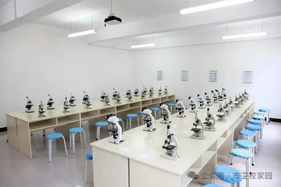中考结束,很多家长和同学都在纠结:初中毕业学什么有前景?-第21张图片-四季读书网