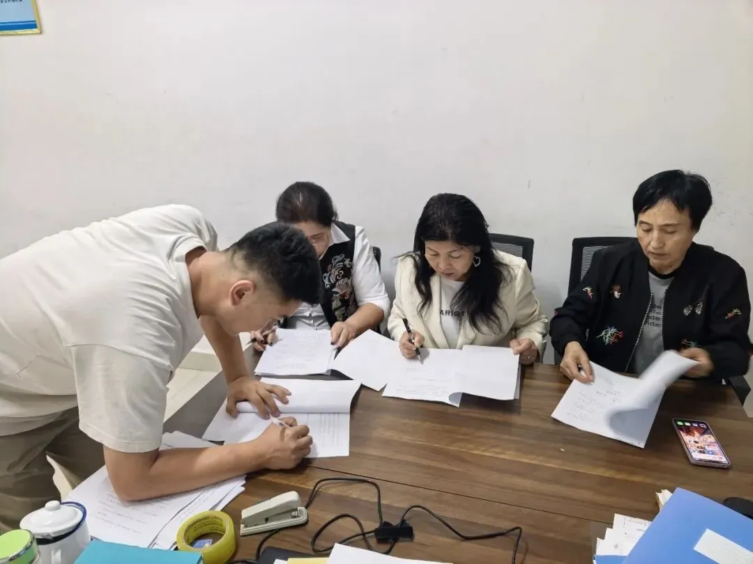 中考压实安全责任 筑牢平安校园|成功中考一校、三校开展安全责任书签订工作-第2张图片-四季读书网