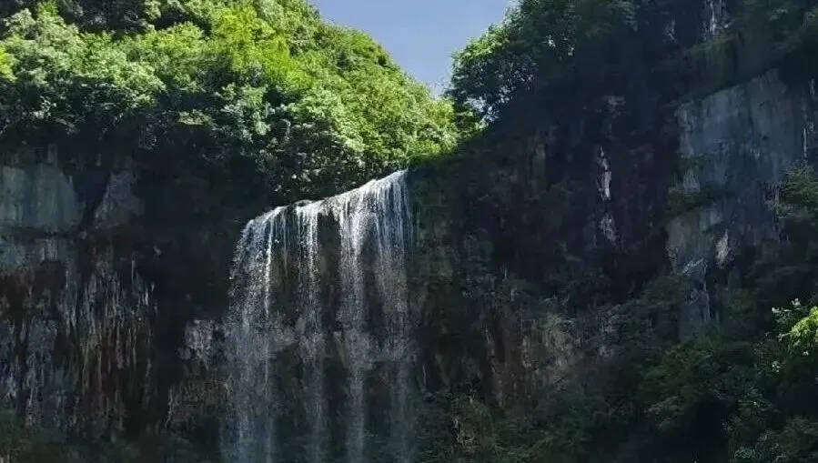 贵阳乌当区黄连村瀑布 + 古银杏徒步旅行攻略路线(野瀑古村・夏日清凉)