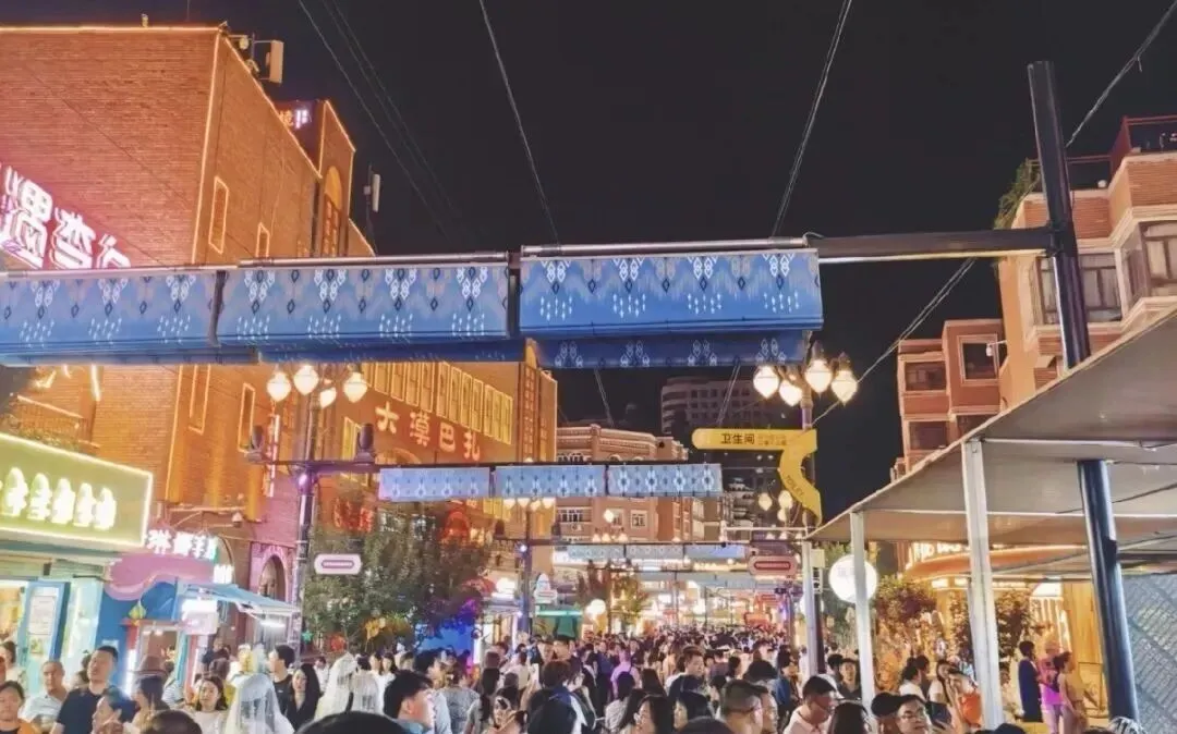 新疆旅行全攻略|按区域拆解,一次讲透怎么玩、怎么拍、怎么吃