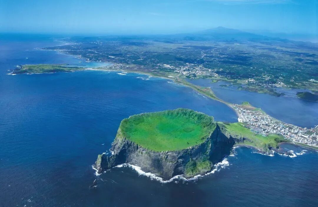 「免签直飞」户外天堂 • 韩国济州岛旅行攻略|当风吹过汉拿山:山海徒步+骑行+潜水+火山探秘完全指南!