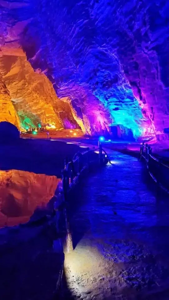 湖北省利川旅游攻略|22℃的中国凉爽之城 腾龙洞里藏着2.5亿年的清凉