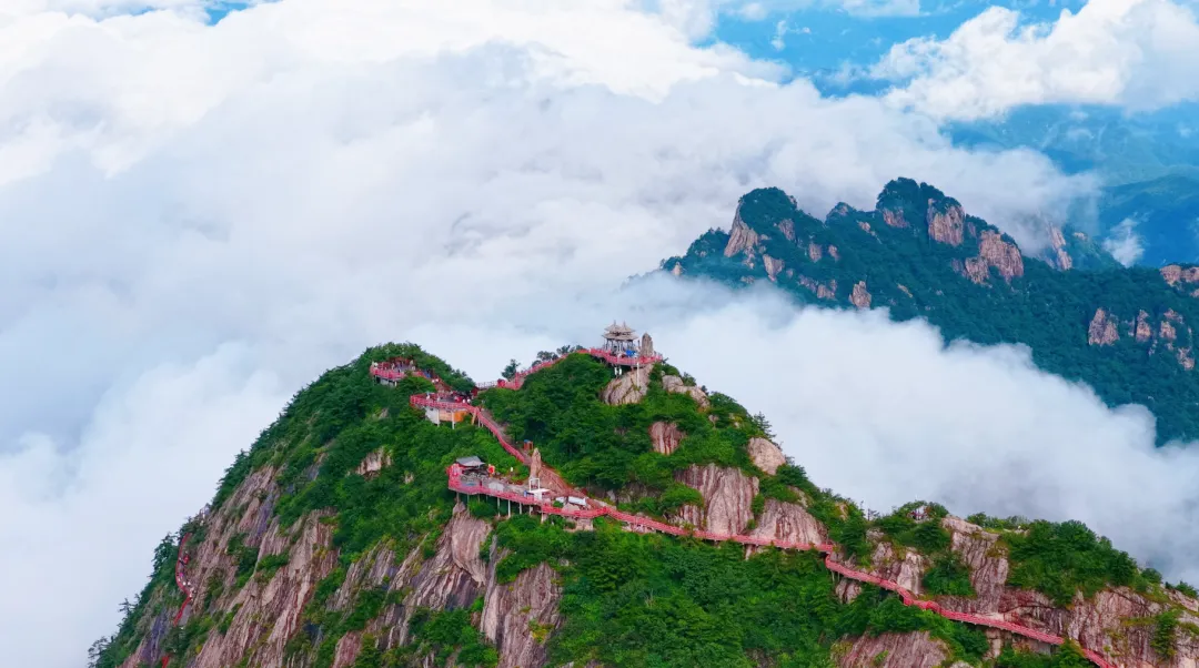 旅游攻略|好消息!5A老君山-中、高考生免门票活动延长至8月底,需要本人实名预约,凭本人中、高考准考证+身份证原件+预约成功二维码入园