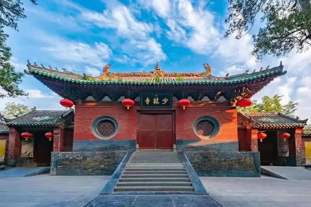 河南嵩山少林寺旅游攻略:在晨钟暮鼓里听禅,在少林功夫中悟道,解锁千年古刹的独特魅力密码