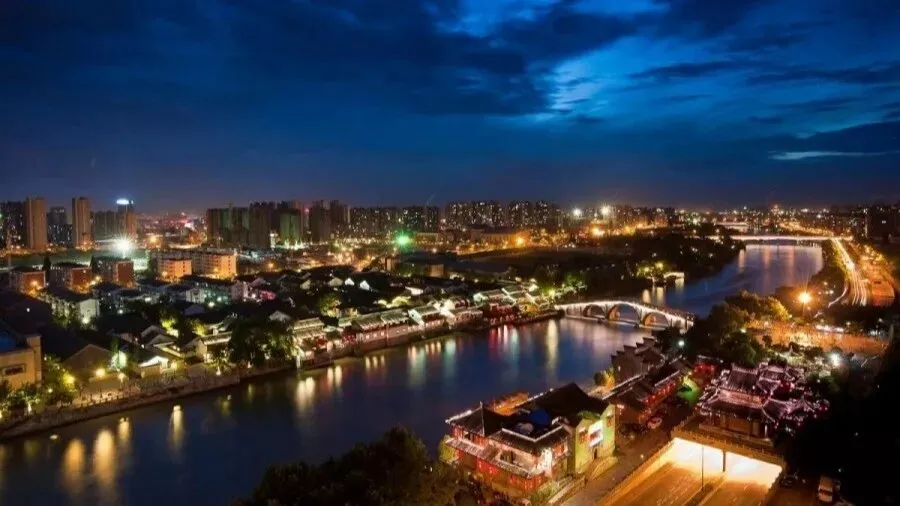 杭州运河夏夜游船指南:跟着运河游船,穿越一千年的杭州夜色丨杭州西湖