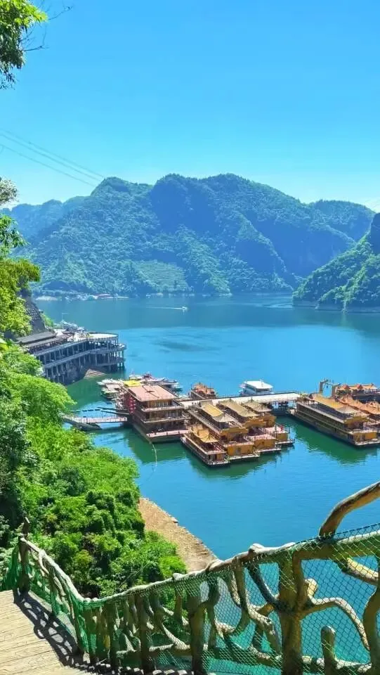 湖北省宜昌旅游攻略|清江绿到像翡翠,百里荒的风比空调还懂事