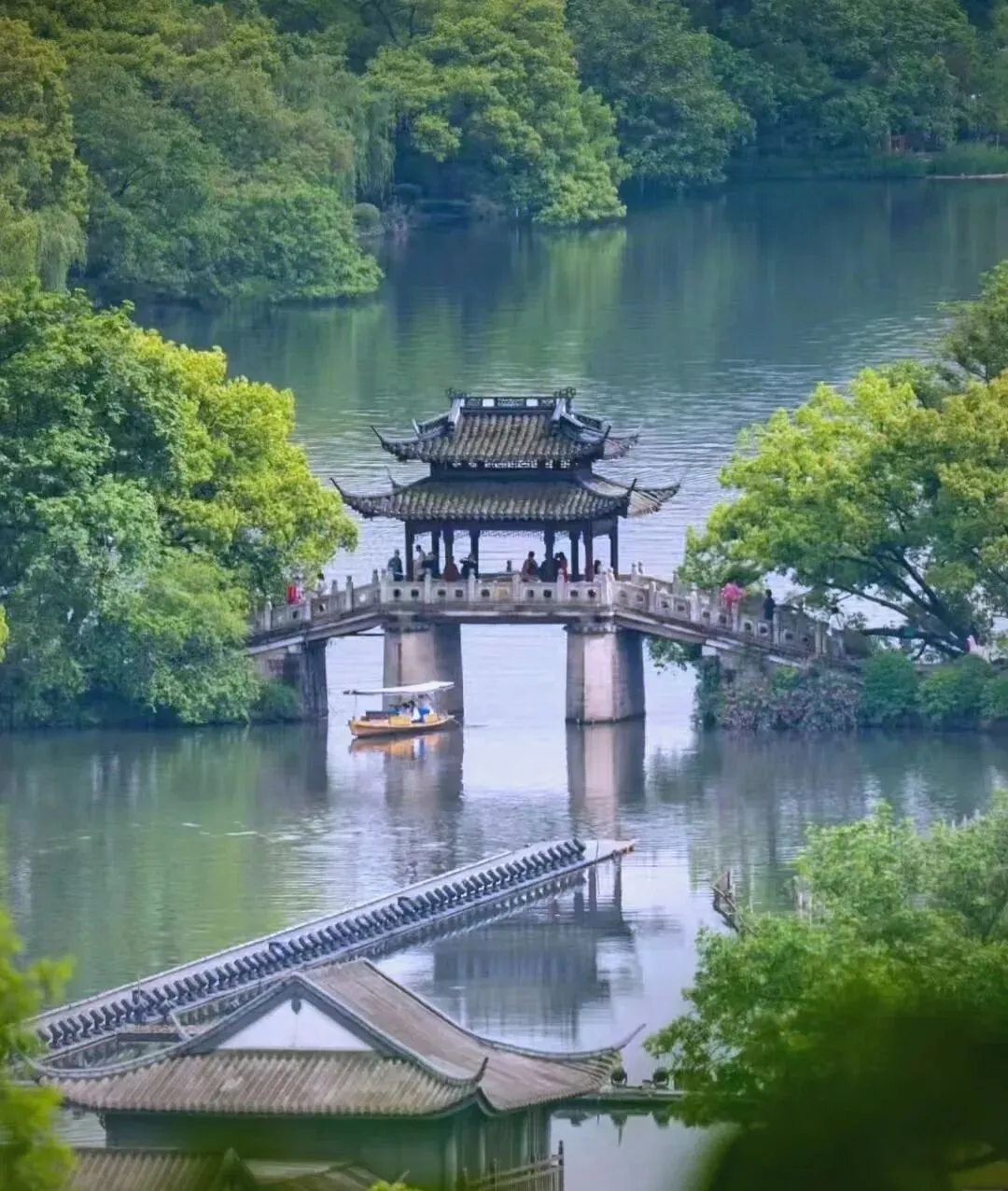 杭州旅游攻略|西湖山水,千年钱塘,湖光山色,城市环境优美,适合亲子、自驾休闲度假|必去景点、交通吃住、行程一次讲清