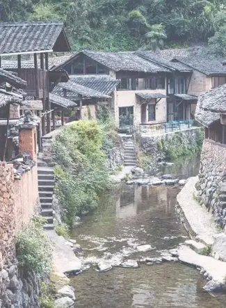 一个人的旅行,从浙江松阳开始,山中古村和云雾茶田都很适合放空,不用住上三五天,心累了就赶紧出发!
