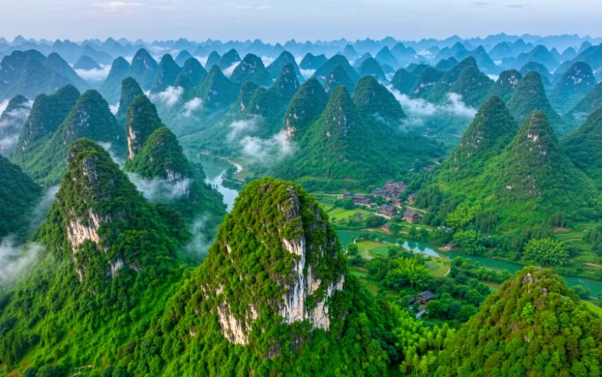 2026 贵州暑期旅游保姆级攻略|玩转山水秘境,避暑逛吃不踩雷