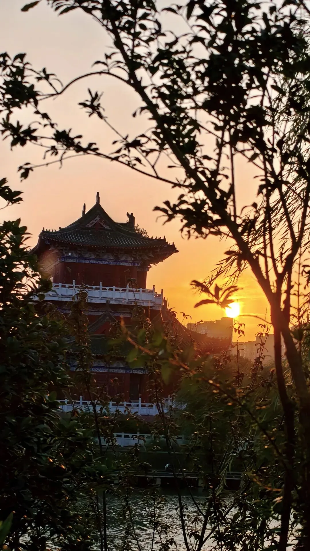开封落日美炸了! #开封旅游#开封旅游攻略#开封府#开封美食#开封探店
