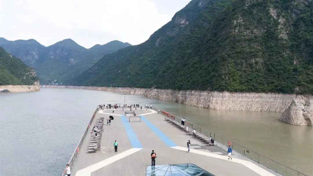 保姆级三峡游轮旅游攻略丨退休中老年选船指南,含避坑要点