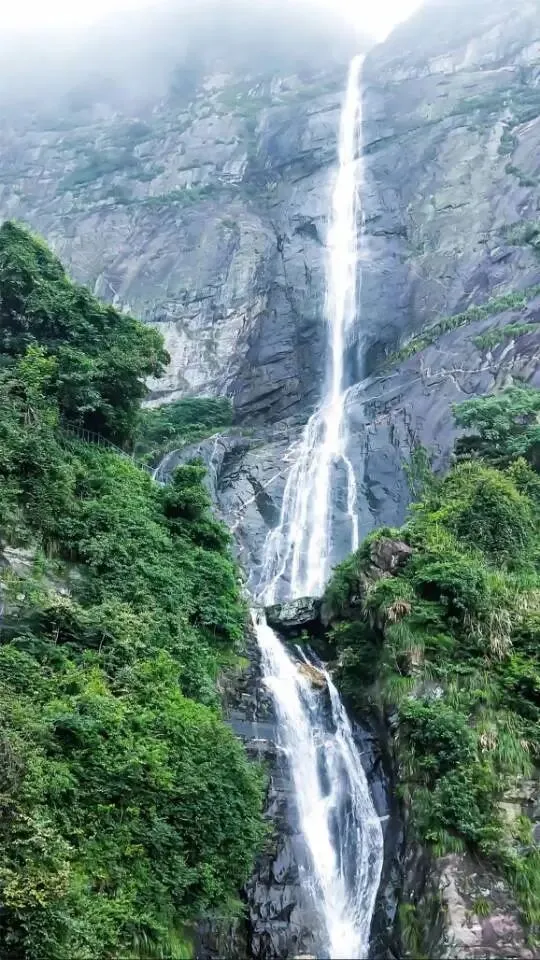 江西庐山旅游攻略|瀑布云海避暑,2270年名山