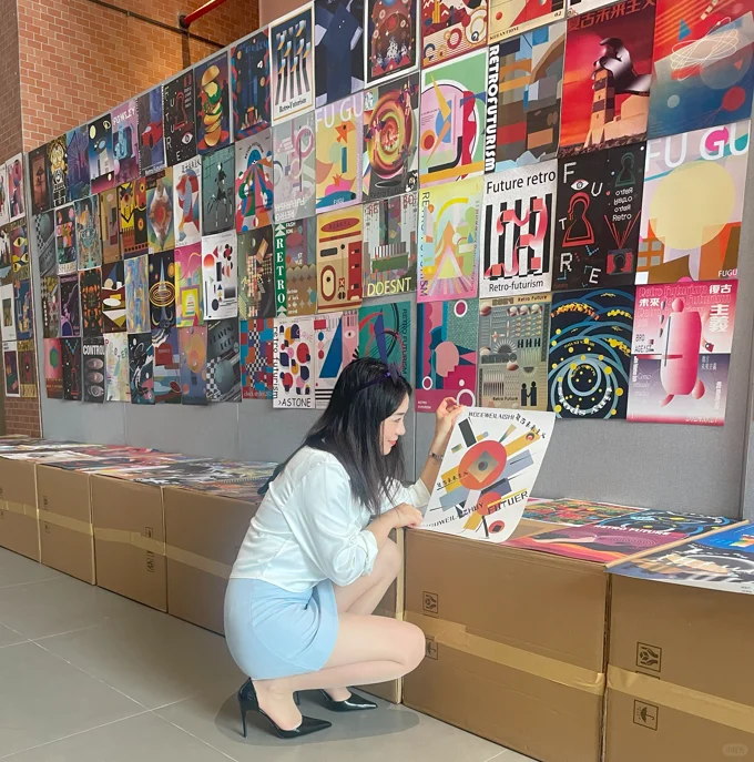 女子力穿搭｜露脐白衬衣·小包裙·肉丝·细跟