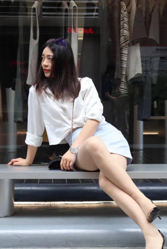 女子力穿搭｜露脐白衬衣·小包裙·肉丝·细跟