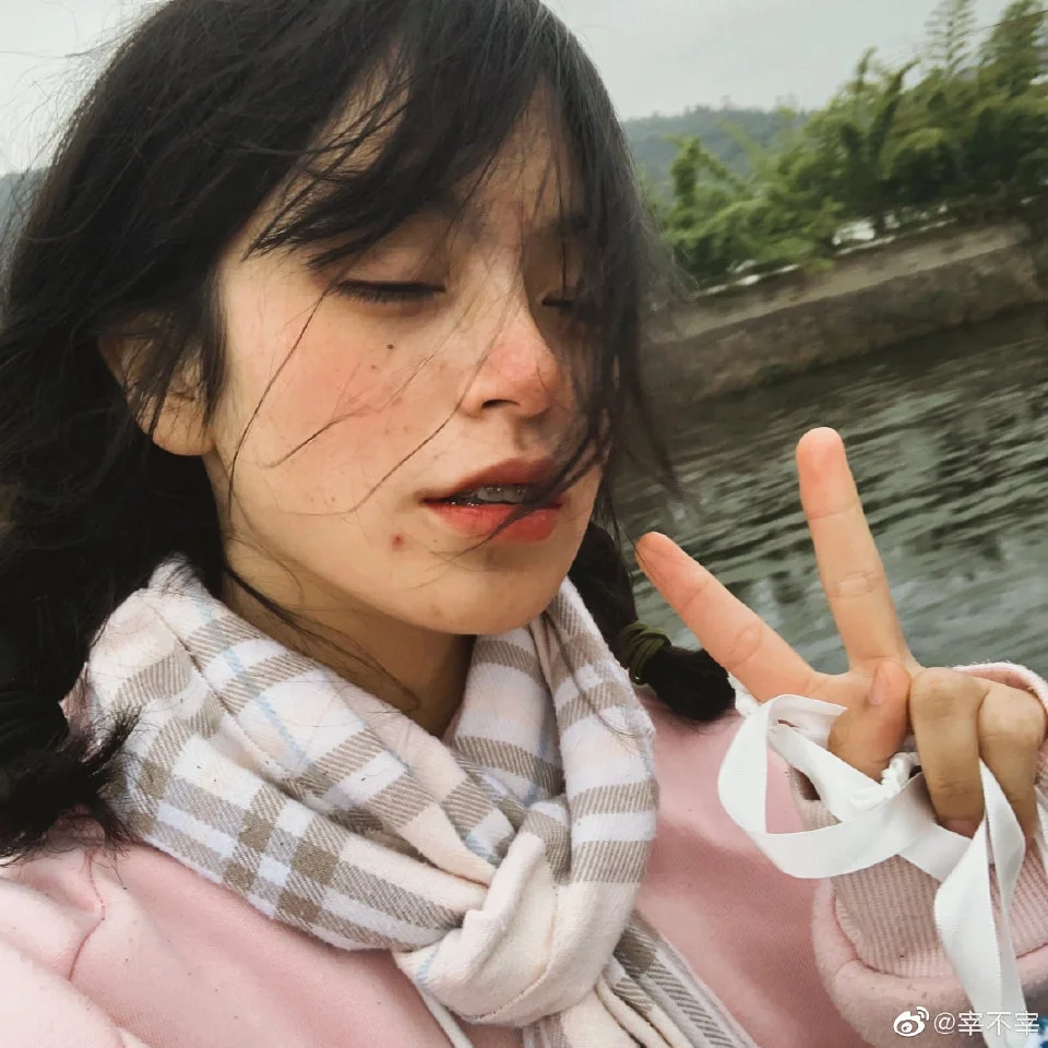 真是个迷人的女孩子