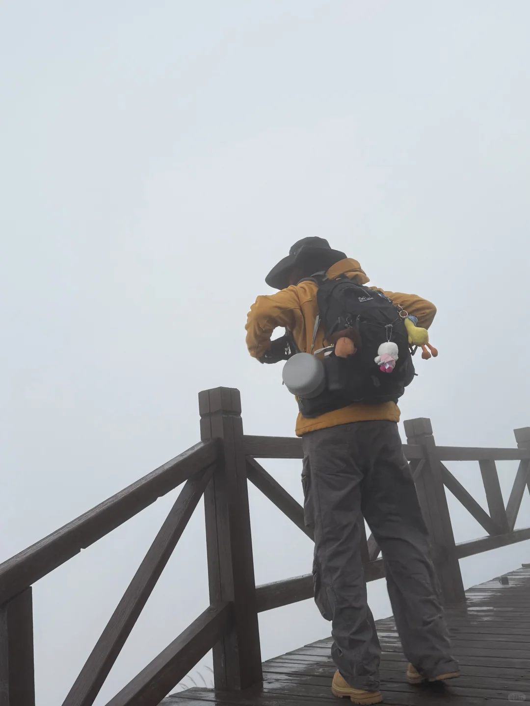 咱们健身女是这样的 下午练腿 晚上爬山