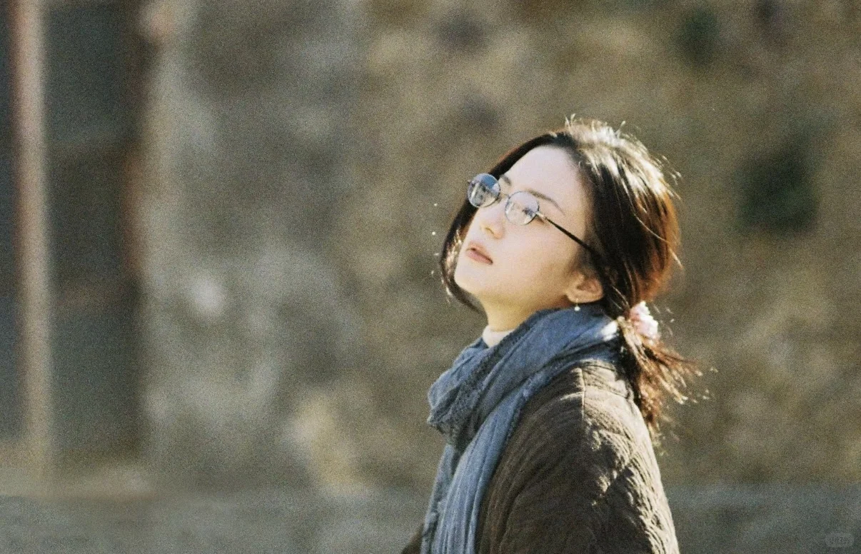 听老家人说县里面来了好几位女明星