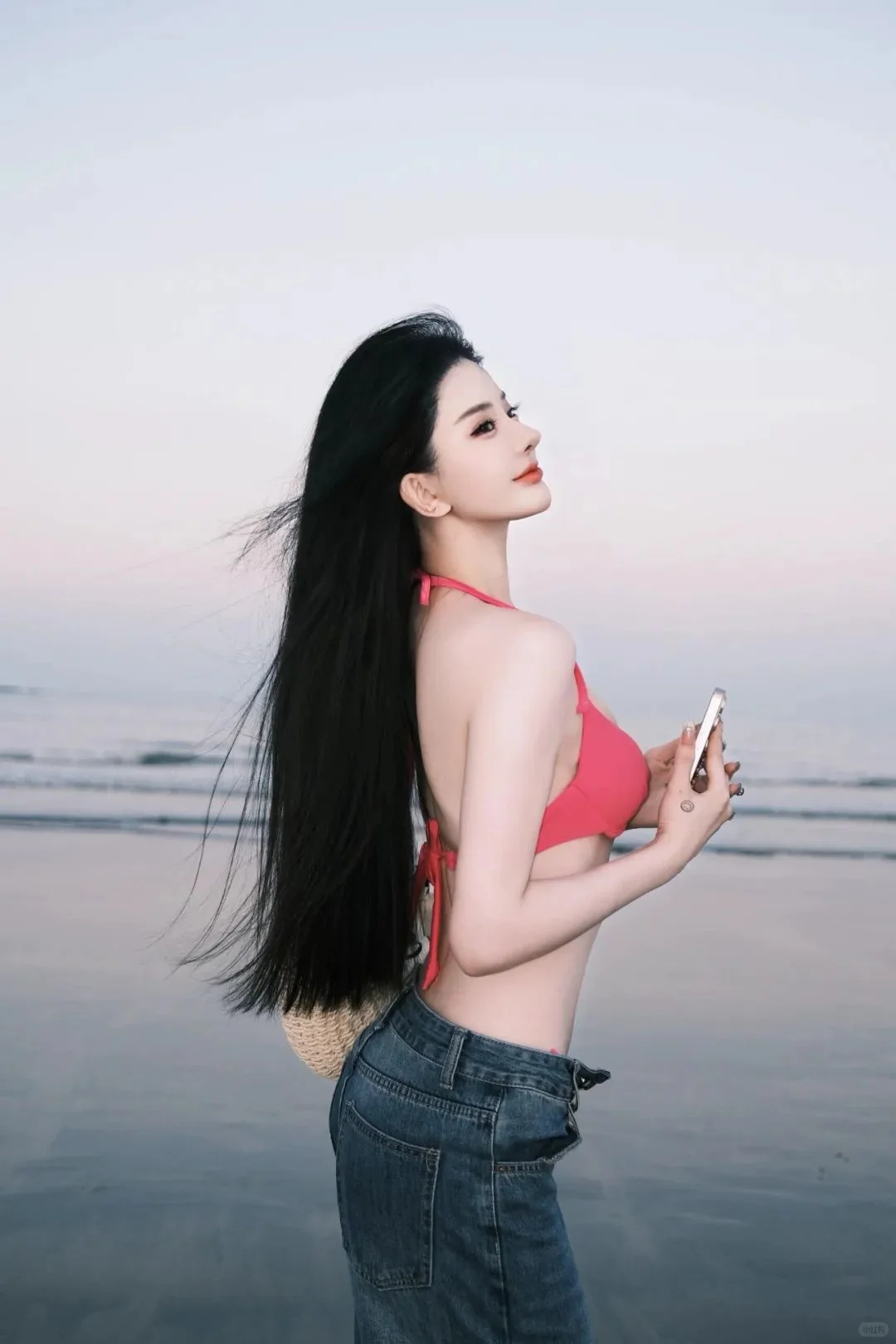 美艳动人，白到发光，这样女人是谁的小娇妻