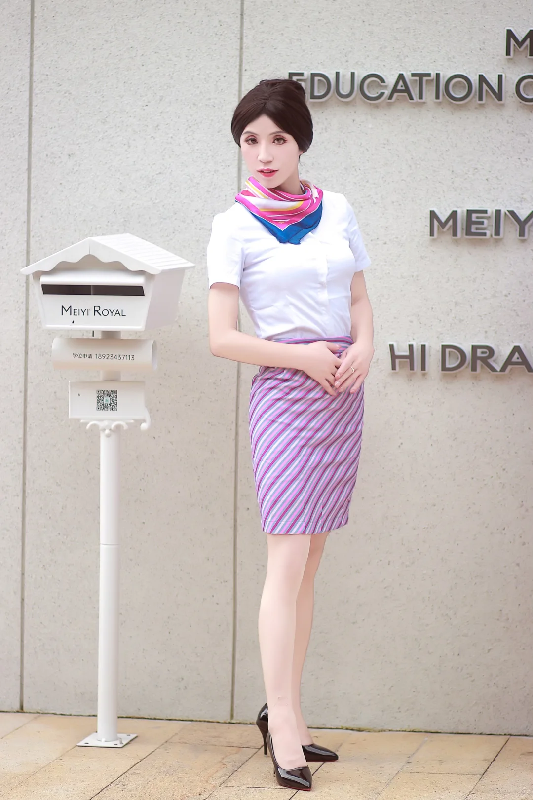 穿上制服真的太美啦！