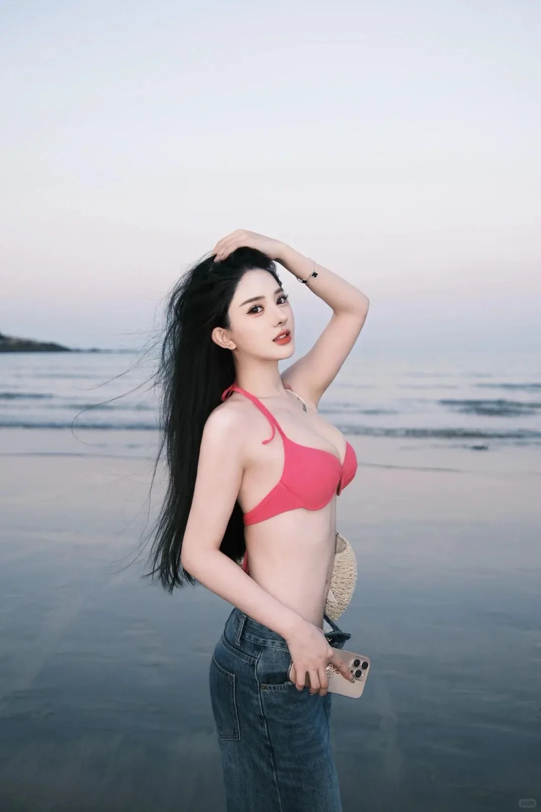 美艳动人，白到发光，这样女人是谁的小娇妻