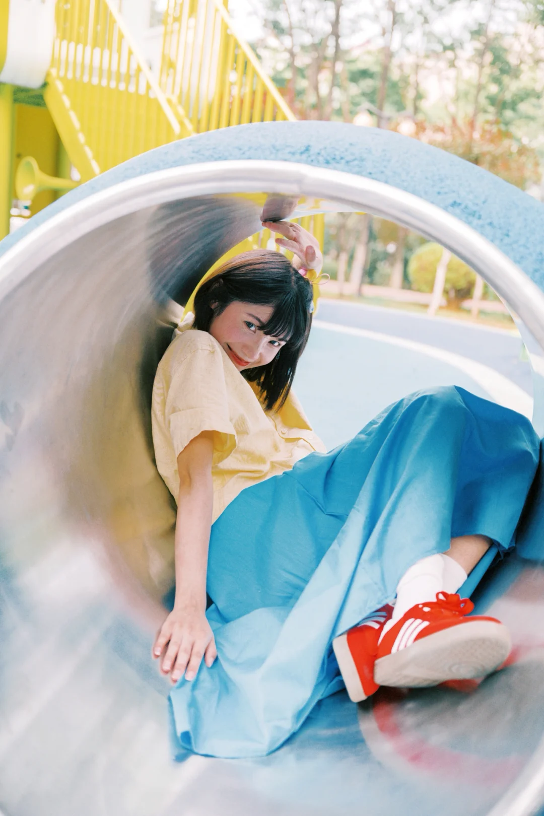 我们不过是装成大人的小孩