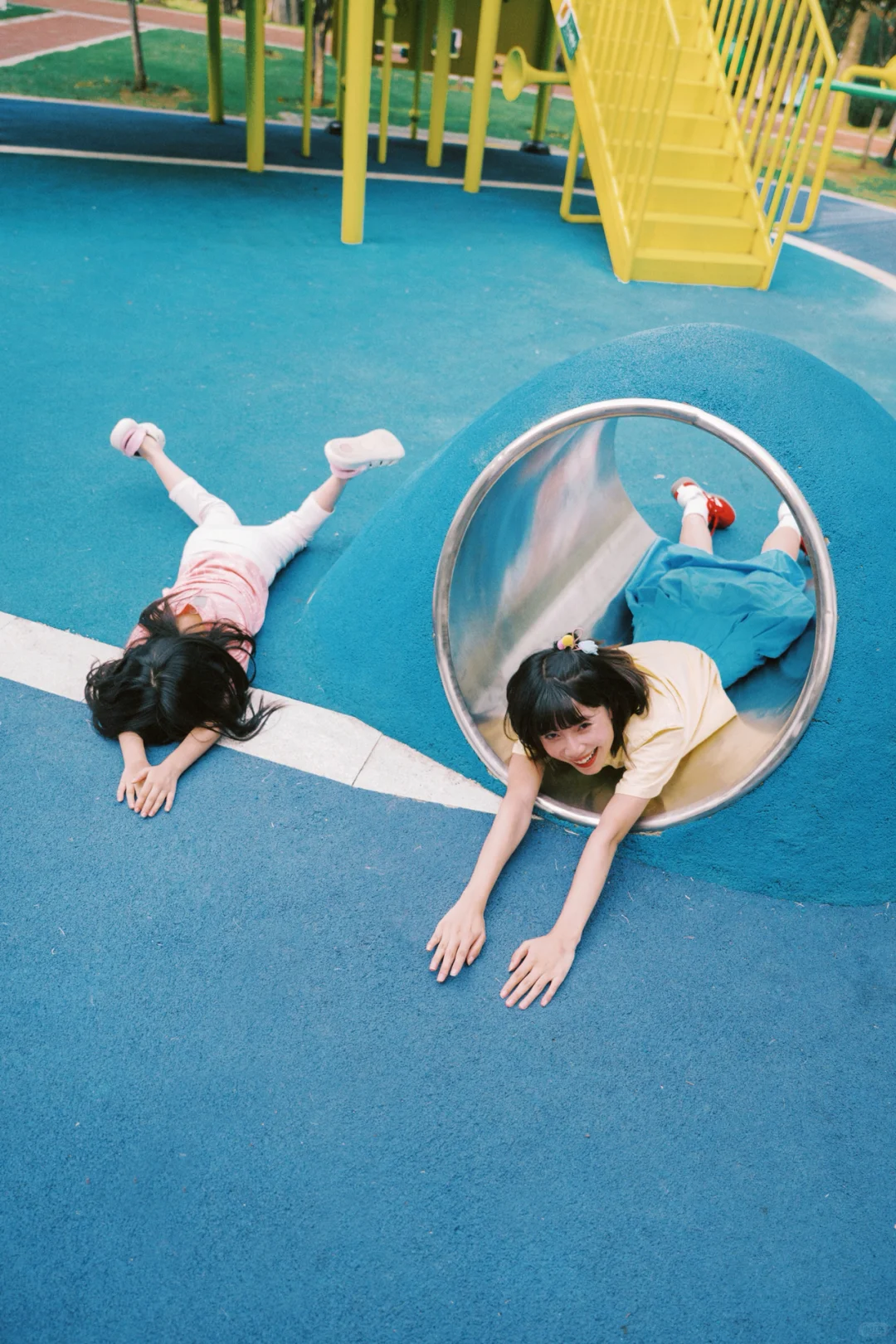我们不过是装成大人的小孩