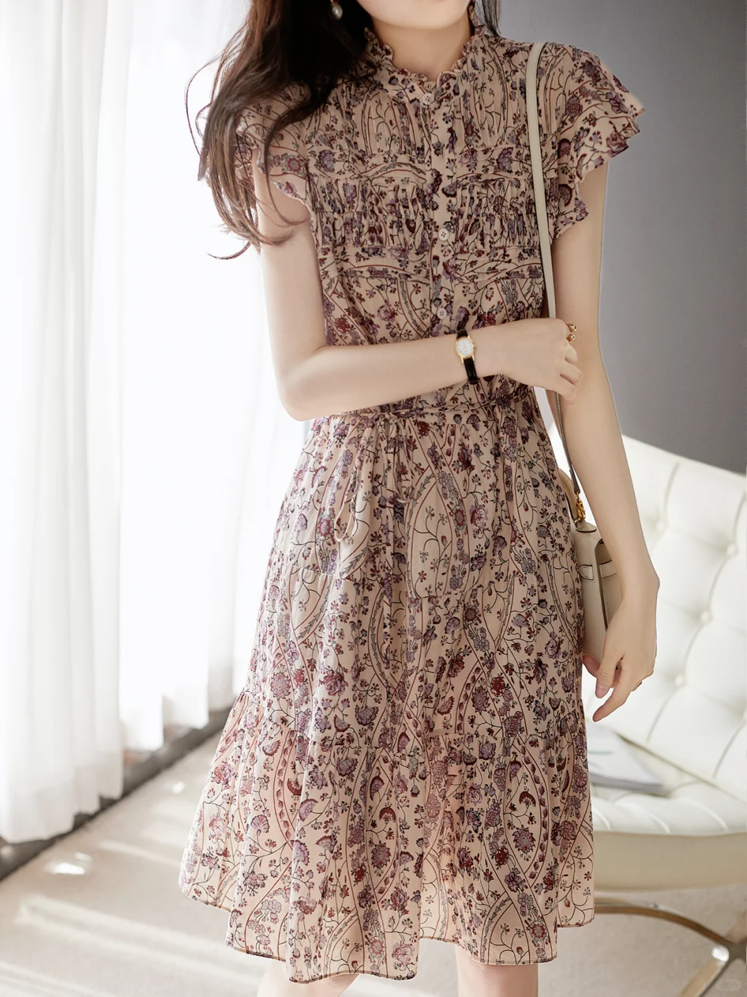 人间行走的荷尔蒙～颜色好美的碎花连衣裙👗