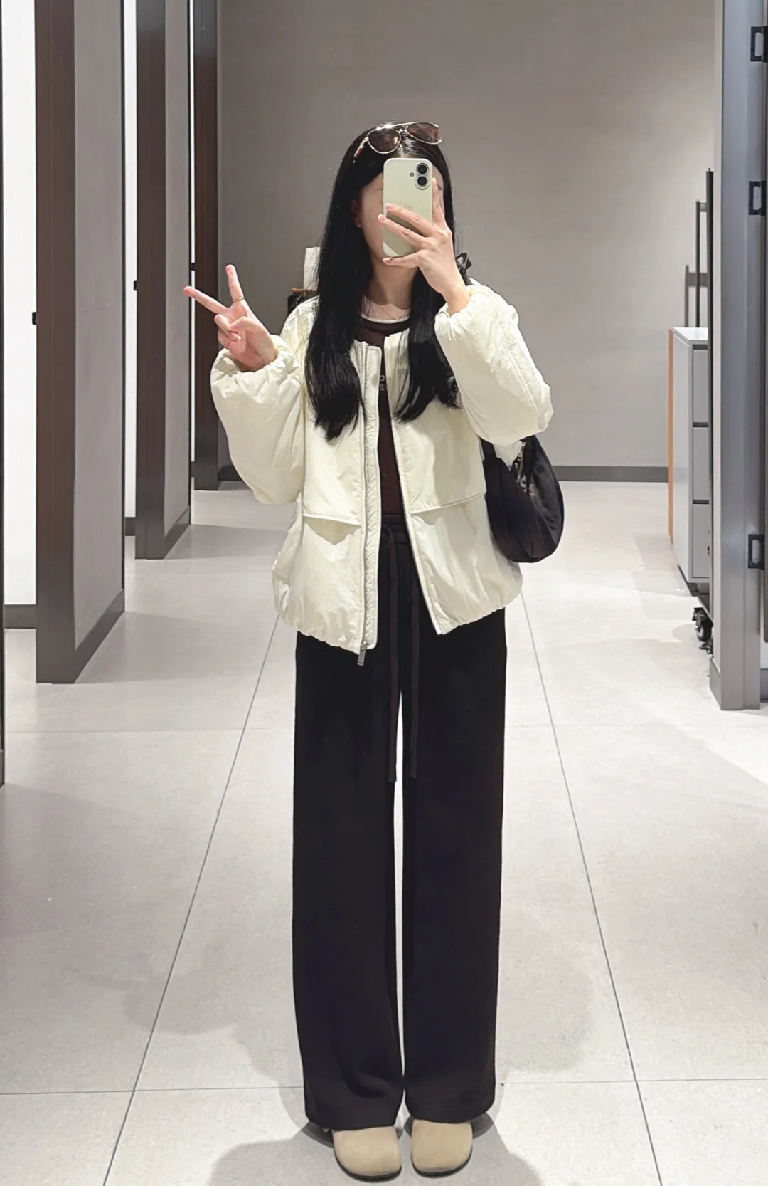 MM小麦檬|活力奶白色棉服+咖色休闲裤