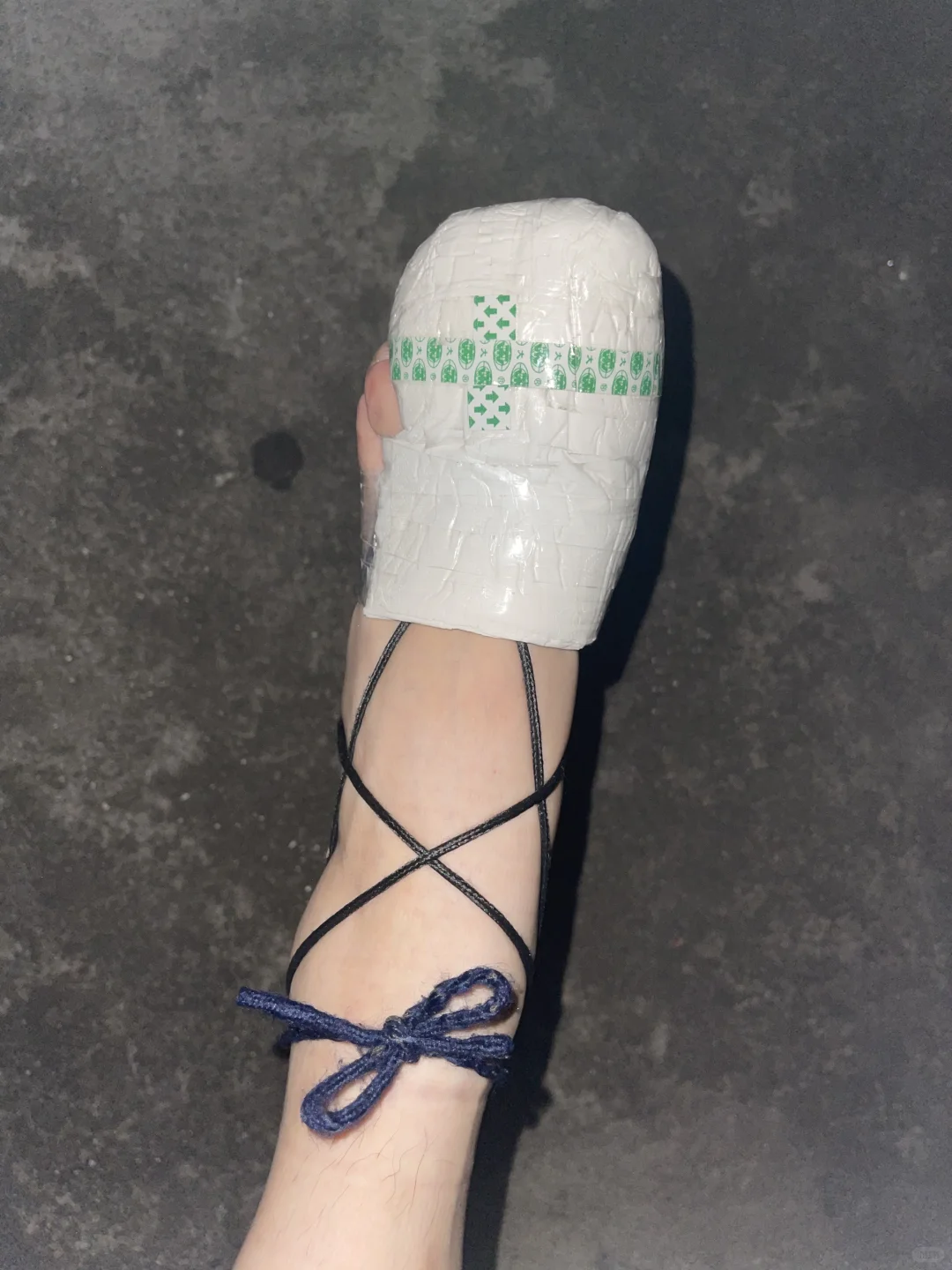 裸足脚趾素甲