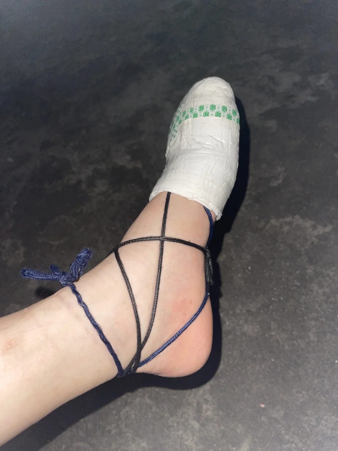 裸足脚趾素甲
