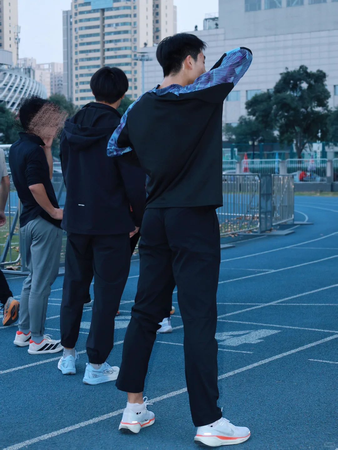 翘屁嫩男哈哈