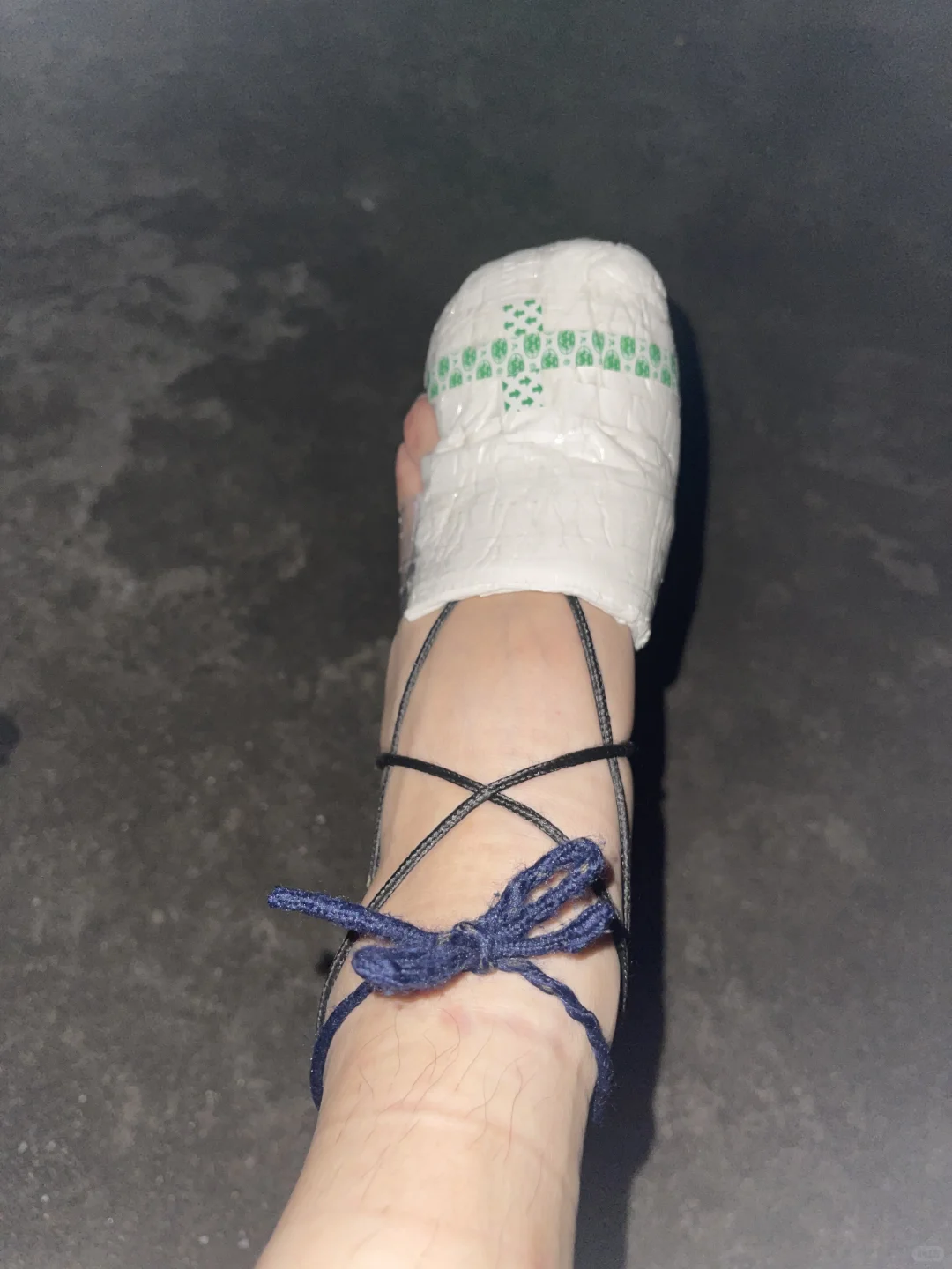 裸足脚趾素甲