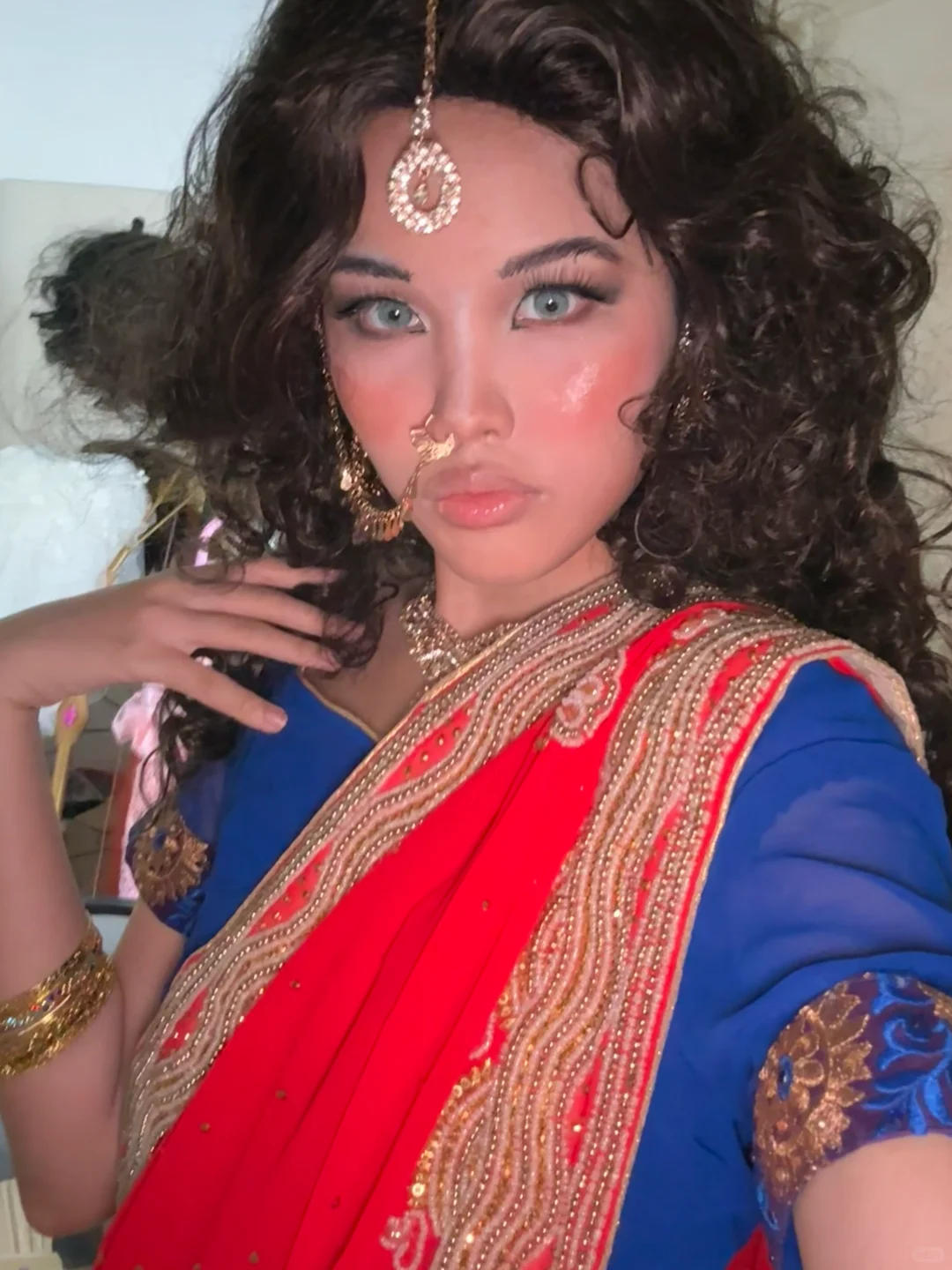 穿纱丽的女孩