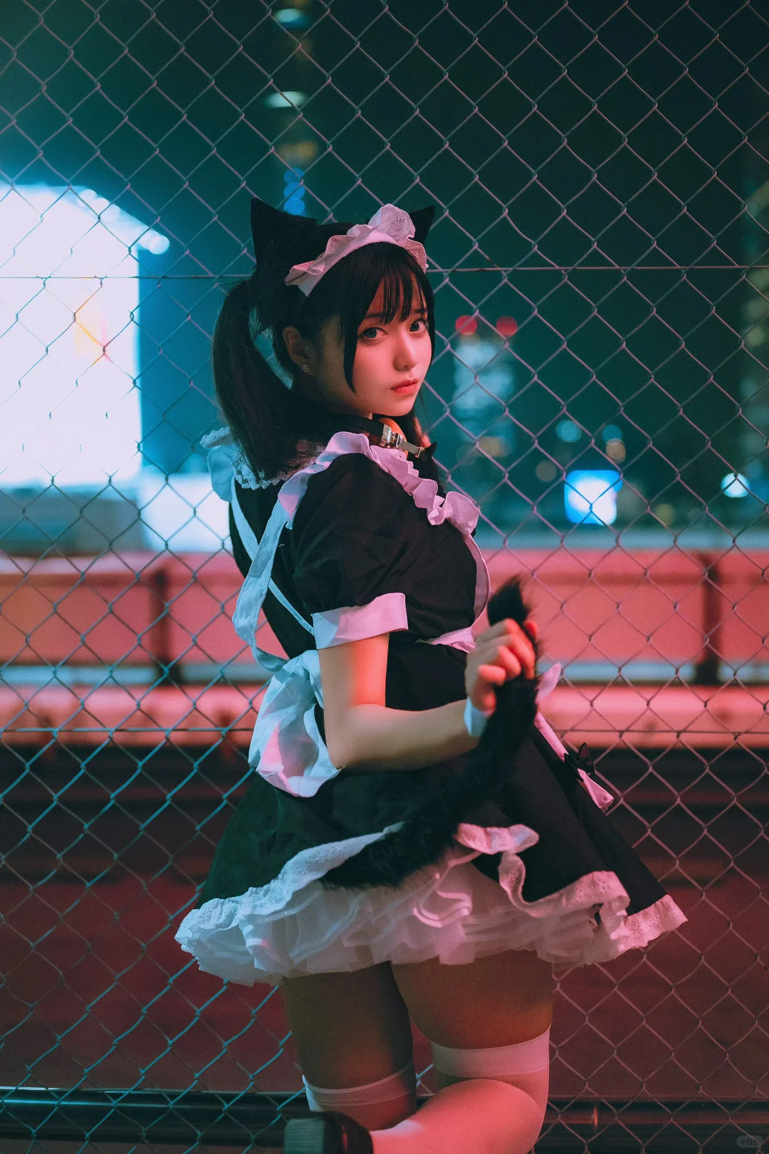 救命，被女仆少女闪到了！！