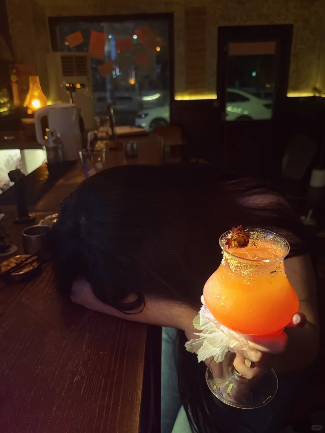 酒馆漫游🍸 微醺滤镜+红抹胸绝绝子